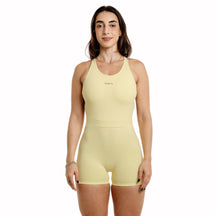 Macaquinho Lírio - Fitness Feminino - Modelo Curto