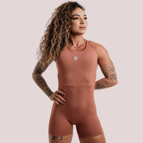 Macaquinho Lírio - Fitness Feminino - Modelo Alongado