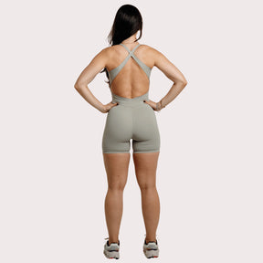 Macaquinho Lírio - Fitness Feminino - Modelo Alongado