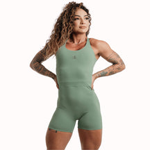 Macaquinho Lírio - Fitness Feminino - Modelo Alongado