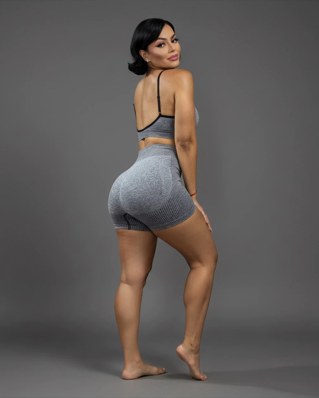 Conjunto Top + Shorts Fitness Feminino Empina Bumbum – Poliamida Premium e Zero Transparência