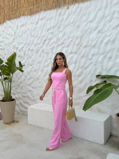 Conjunto feminino de cropped e calça