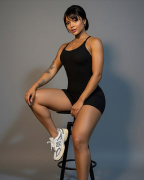 Macaquinho Fitness Feminino Efeito Lipo Canelado com Alças Trançadas nas Costas