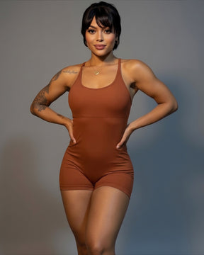 Macaquinho Fitness Feminino Efeito Lipo Canelado com Alças Trançadas nas Costas