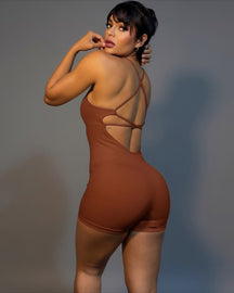 Macaquinho Fitness Feminino Efeito Lipo Canelado com Alças Trançadas nas Costas