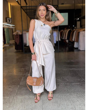 Conjunto Calça Jogger e Blusa Manga Única Com Cinto